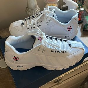 Mens k-Swiss st329 sneakers. Size 10